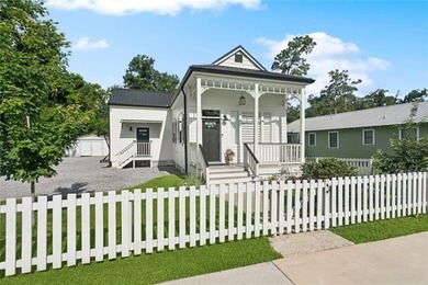 Lake Pontchartrain Home For Sale in Madisonville Louisiana