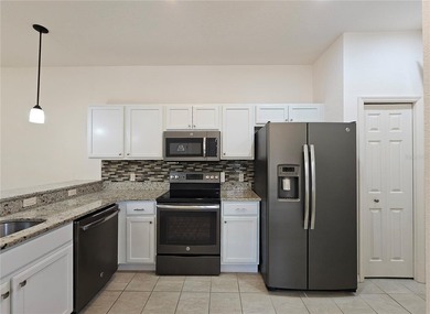 Under contract-accepting backup offers. Welcome to Vienna Square - photo 5