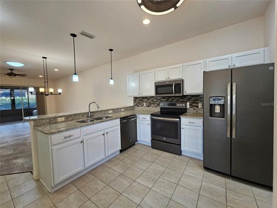 Under contract-accepting backup offers. Welcome to Vienna Square - photo 8