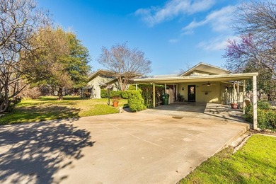 EXCEPTIONAL LAKE FRONT RETREAT! RARE FIND, Stairs to water - photo 4
