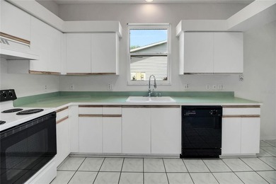 Bring an offer and Welcome to this beautiful 3-bedroom, 2-bath - photo 16