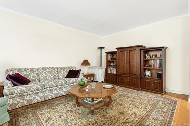 Expansive 1 bedroom with a great layout and potential of a JR4 - photo 9