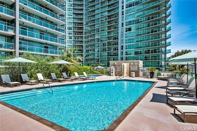 Stunning 15th floor with amazing city lights and mountain views - photo 1