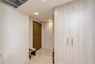 Stunning 15th floor with amazing city lights and mountain views - photo 3