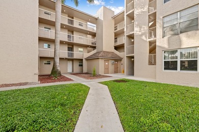 Pine Island Ridge Lakes Condo For Sale in Davie Florida