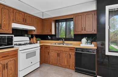 Largest model with the best VIEW of the pond! Open floor plan - photo 9