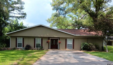 Great home on tree shaded lot on beautiful Lake Jacksonville! - Lake Home For Sale in Jacksonville, Texas