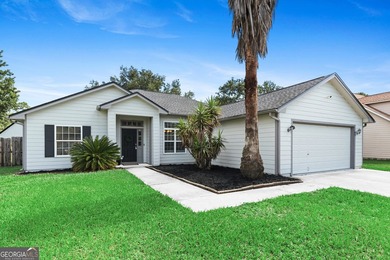 Welcome home to this sweet 3-bedroom, 2-bathroom home located in - photo 2