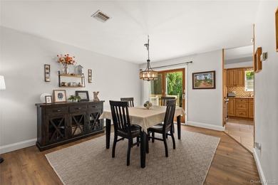 Beautifully maintained 4-bedroom Colonial located in the heart - photo 7