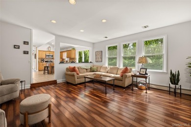 Beautifully maintained 4-bedroom Colonial located in the heart - photo 10