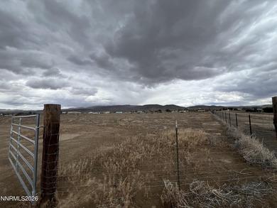 Build your dream home in this Large Leveled lot in the middle of - photo 6