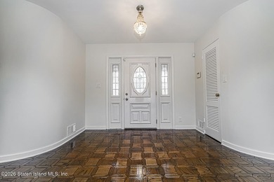 Welcome to this welcoming and sprawling mid-century modern - photo 6