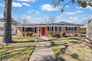 Lake Waco Home For Sale in Waco Texas