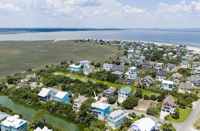 Welcome to 5 Tradewind Lane, a stunning coastal retreat in the - photo 14
