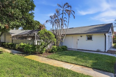 You'll love this beautifully updated corner unit, 2Bedroom - photo 1