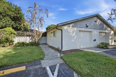 You'll love this beautifully updated corner unit, 2Bedroom - photo 2