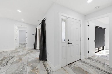 You'll love this beautifully updated corner unit, 2Bedroom - photo 3