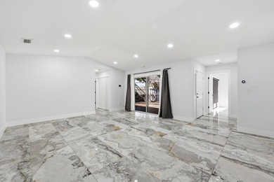 You'll love this beautifully updated corner unit, 2Bedroom - photo 6