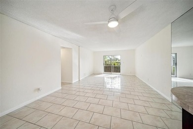 Briarwood Club in the heart of Coral Springs. Spacious 2-Beds - photo 2