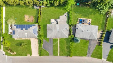 Welcome to 3 Bayberry Drive in the heart of Saint James! This - photo 4