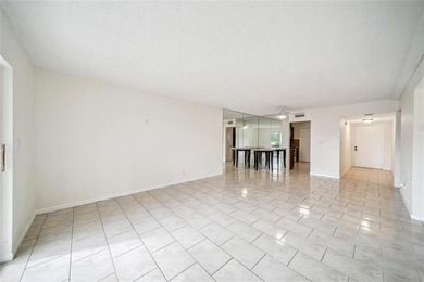 Briarwood Club in the heart of Coral Springs. Spacious 2-Beds - photo 4