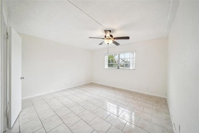 Briarwood Club in the heart of Coral Springs. Spacious 2-Beds - photo 9