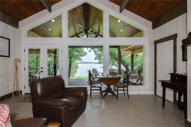 Lake Home For Sale in Franklin, Texas