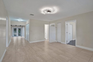 Beautiful 3/2 Single family home in Oakland park! Nicely - photo 4