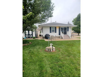 Wonderfully maintained 2 bedroom, 1 bath lakefront ranch located - photo 14