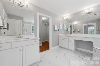 Stunning Brick Home in beautiful Hunter Oaks Subdivision with 3 - photo 18