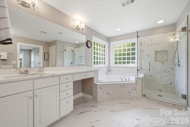 Stunning Brick Home in beautiful Hunter Oaks Subdivision with 3 - photo 19