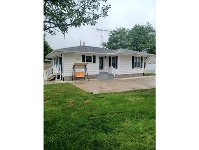 Wonderfully maintained 2 bedroom, 1 bath lakefront ranch located - photo 26