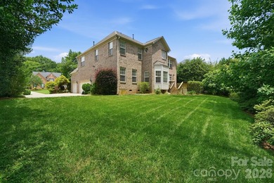 Stunning Brick Home in beautiful Hunter Oaks Subdivision with 3 - photo 29