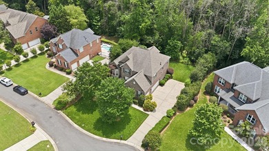 Stunning Brick Home in beautiful Hunter Oaks Subdivision with 3 - photo 30