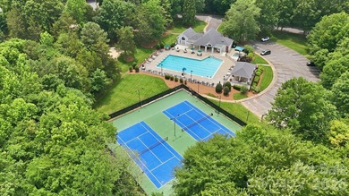 Stunning Brick Home in beautiful Hunter Oaks Subdivision with 3 - photo 37