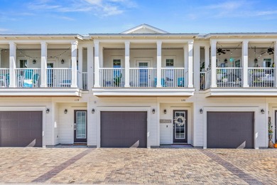 Welcome to the heart of Crystal Beach, where coastal charm meets - photo 1
