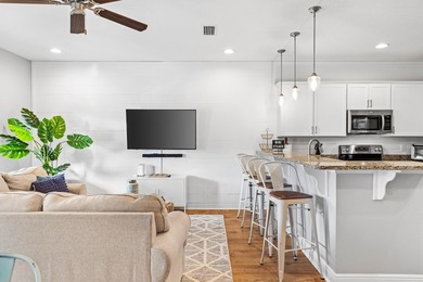 Welcome to the heart of Crystal Beach, where coastal charm meets - photo 7