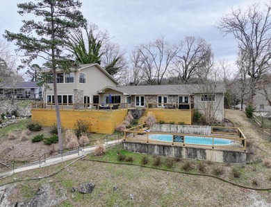 Lake Hamilton Home For Sale in Hot Springs Arkansas
