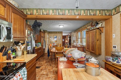 **MOTIVATED SELLERS** Welcome to this cozy 3-bedroom, 1-bathroom