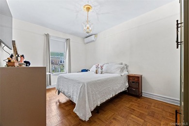 Brick fully detached 4-family with close to 4000 square feet - photo 12