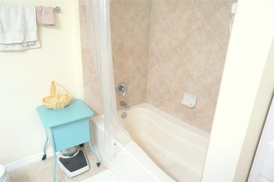 Luxury, light & bright fully updated 2-bedroom, 2-bathrooms - photo 13