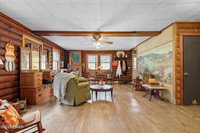 **MOTIVATED SELLERS** Welcome to this cozy 3-bedroom, 1-bathroom