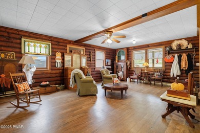 **MOTIVATED SELLERS** Welcome to this cozy 3-bedroom, 1-bathroom