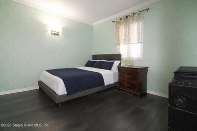 GORGEOUS BIG 3 BEDROOM 2 BATHROOM END UNIT CONDO. IT'S AN - photo 15