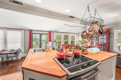 Charming 1940s ranch full of character, featuring spacious front - photo 16