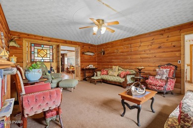 **MOTIVATED SELLERS** Welcome to this cozy 3-bedroom, 1-bathroom