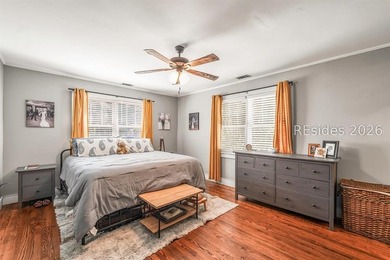 Charming 1940s ranch full of character, featuring spacious front - photo 17