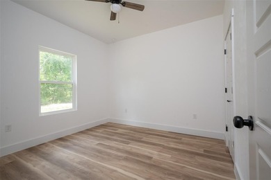 BRAND NEW 3 bedroom 2 bath home located in the Williston - photo 17