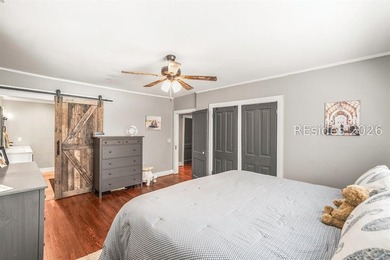 Charming 1940s ranch full of character, featuring spacious front - photo 18