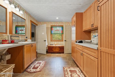 **MOTIVATED SELLERS** Welcome to this cozy 3-bedroom, 1-bathroom